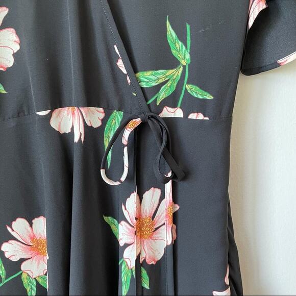Altar’d State Floral Ruffle Sleeve Wrap Dress - Picture 3 of 6